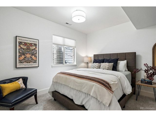 9772 Mirabella Pt, Lone Tree, CO 80124