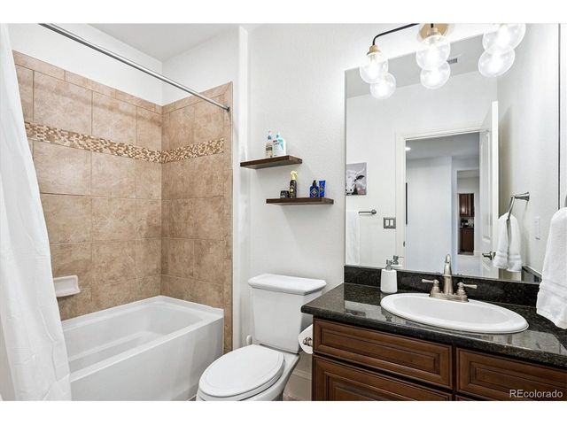 9772 Mirabella Pt, Lone Tree, CO 80124