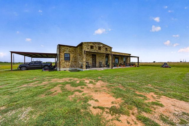 2193 STATE HIGHWAY 97 W, Floresville, TX 78114
