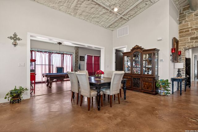 2193 STATE HIGHWAY 97 W, Floresville, TX 78114