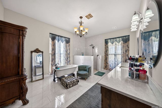2193 STATE HIGHWAY 97 W, Floresville, TX 78114