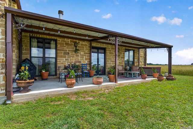 2193 STATE HIGHWAY 97 W, Floresville, TX 78114