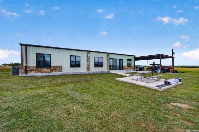2193 STATE HIGHWAY 97 W, Floresville, TX 78114