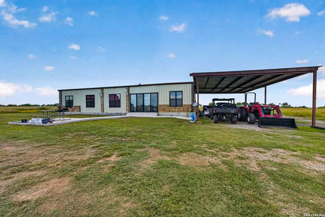 2193 STATE HIGHWAY 97 W, Floresville, TX 78114