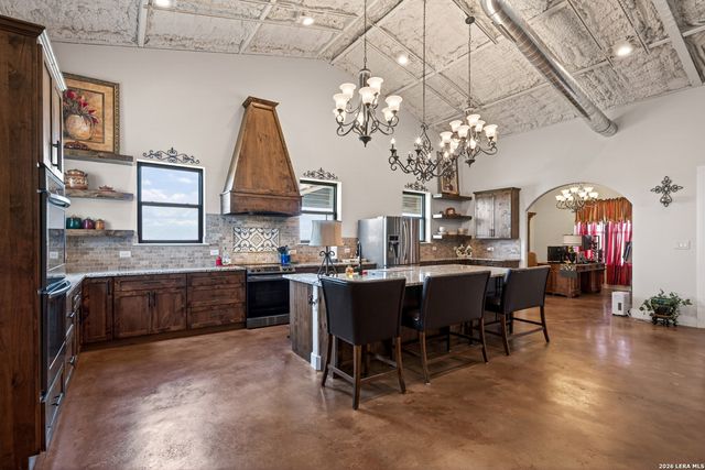 2193 STATE HIGHWAY 97 W, Floresville, TX 78114
