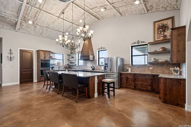 2193 STATE HIGHWAY 97 W, Floresville, TX 78114