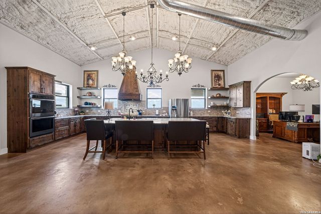 2193 STATE HIGHWAY 97 W, Floresville, TX 78114