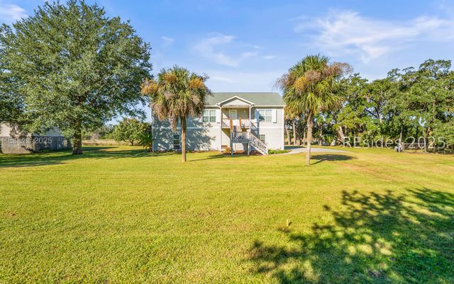26 View Point Cir, St Helena Island, SC 29920