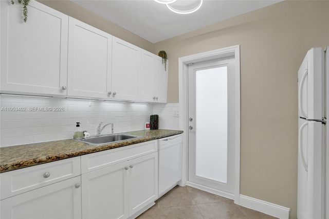 1427-1429 NE 17th Ct, Fort Lauderdale, FL 33305