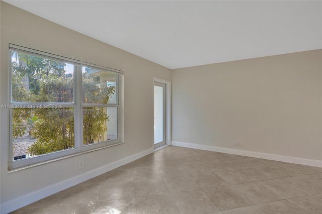 1427-1429 NE 17th Ct, Fort Lauderdale, FL 33305