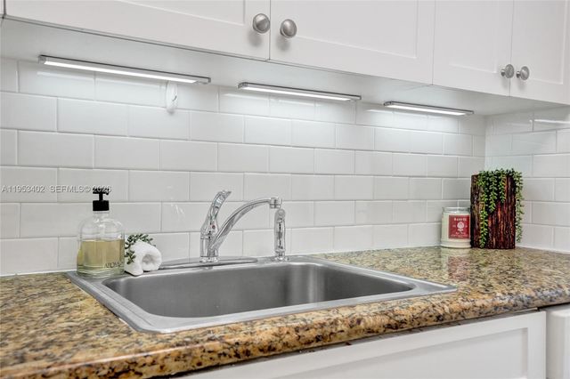 1427-1429 NE 17th Ct, Fort Lauderdale, FL 33305