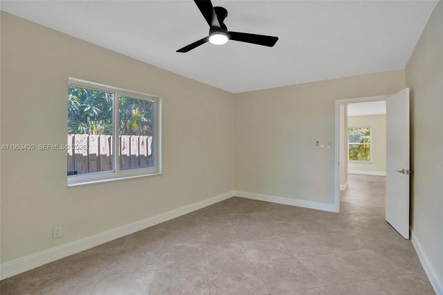 1427-1429 NE 17th Ct, Fort Lauderdale, FL 33305