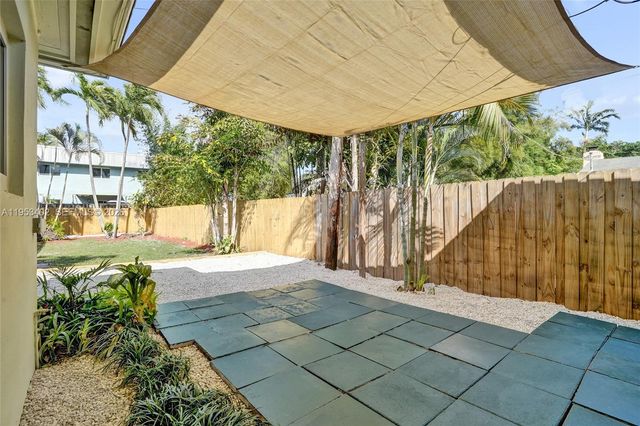 1427-1429 NE 17th Ct, Fort Lauderdale, FL 33305