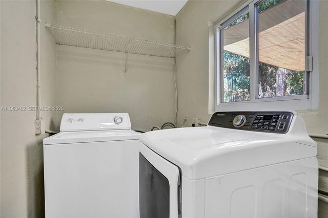 1427-1429 NE 17th Ct, Fort Lauderdale, FL 33305