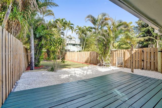 1427-1429 NE 17th Ct, Fort Lauderdale, FL 33305