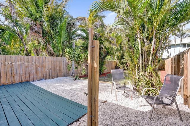 1427-1429 NE 17th Ct, Fort Lauderdale, FL 33305