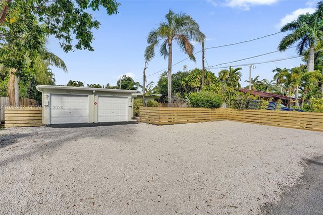 1427-1429 NE 17th Ct, Fort Lauderdale, FL 33305