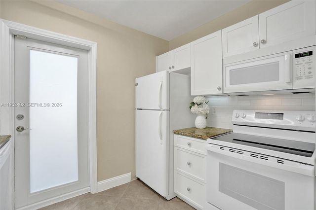 1427-1429 NE 17th Ct, Fort Lauderdale, FL 33305