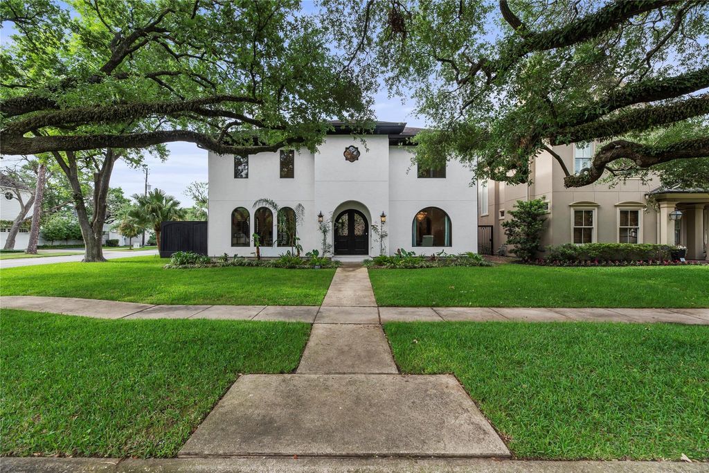 Image 1 of property listing at 3803 Drake Street, Houston, TX 77005