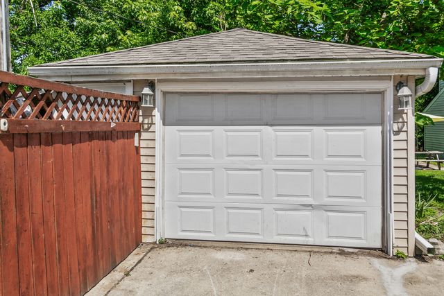 17561 Hillside Avenue, Homewood, IL 60430