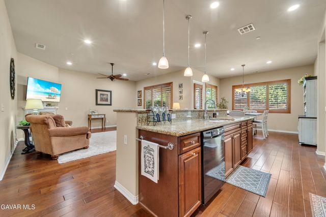 14006 Sandstone Peak Drive, Bakersfield, CA 93306