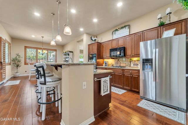 14006 Sandstone Peak Drive, Bakersfield, CA 93306