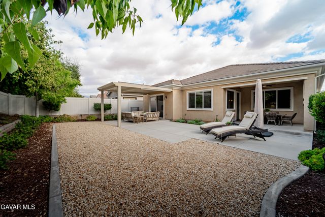 14006 Sandstone Peak Drive, Bakersfield, CA 93306