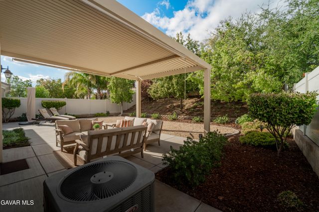 14006 Sandstone Peak Drive, Bakersfield, CA 93306