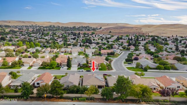 14006 Sandstone Peak Drive, Bakersfield, CA 93306