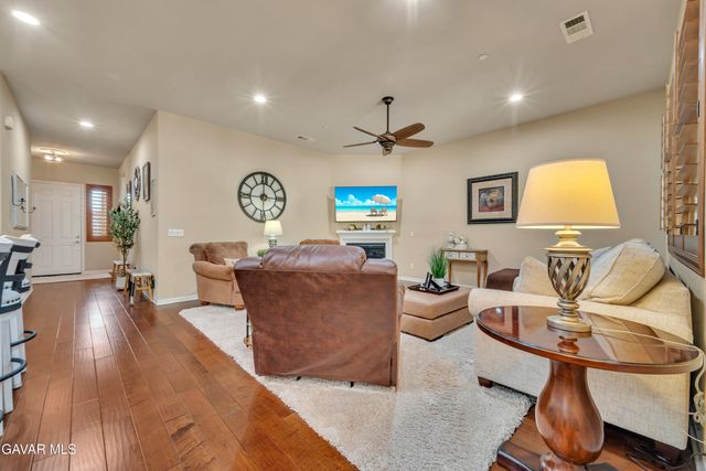 14006 Sandstone Peak Drive, Bakersfield, CA 93306