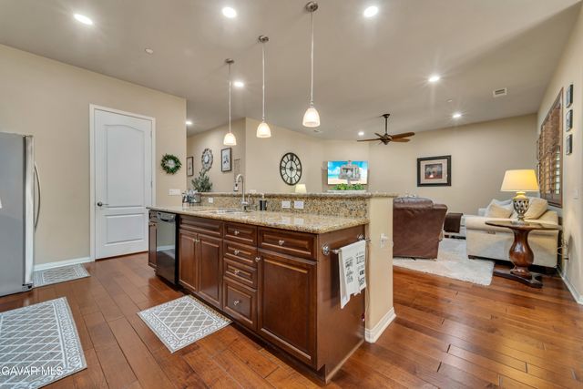 14006 Sandstone Peak Drive, Bakersfield, CA 93306