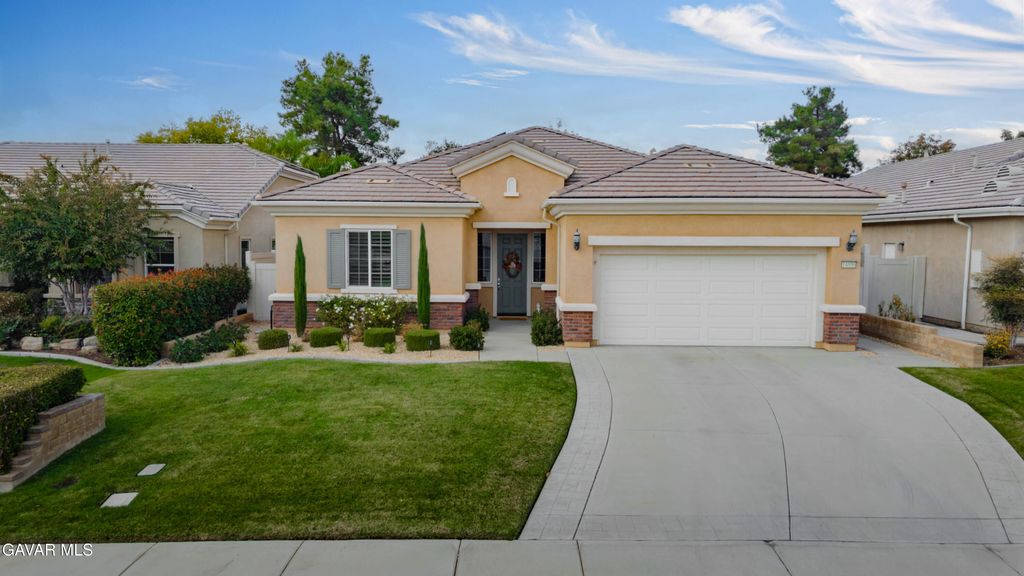 14006 Sandstone Peak Drive, Bakersfield, CA 93306