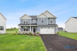 2702 Cross Ridge, Perrysburg, OH 43551