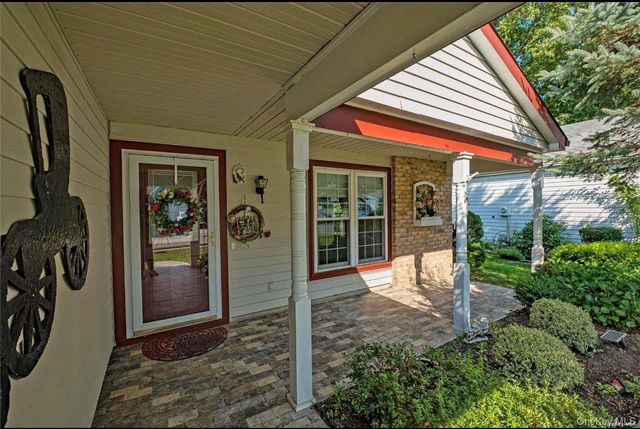 2 Bedford Court, Ridge, NY 11961