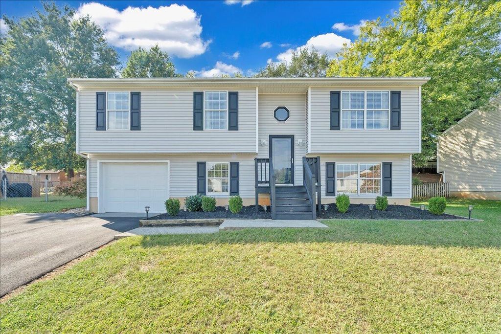 859 Orlando AVE, Roanoke, VA 24019