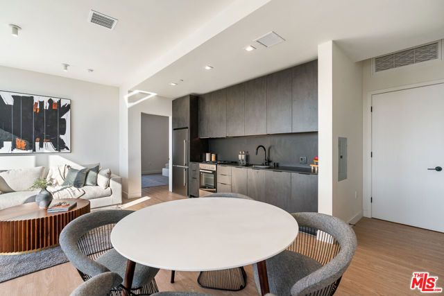3688 Overland Avenue 604, Los Angeles, CA 90034