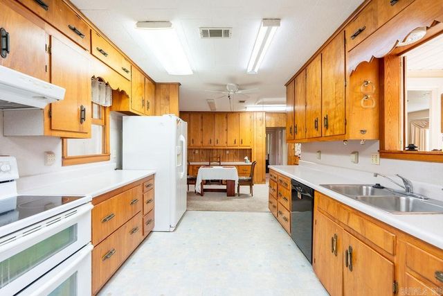 404 W Curran Street, Des Arc, AR 72040