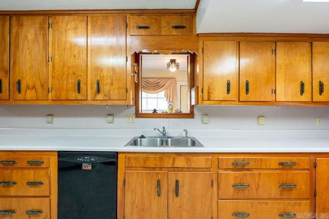 404 W Curran Street, Des Arc, AR 72040