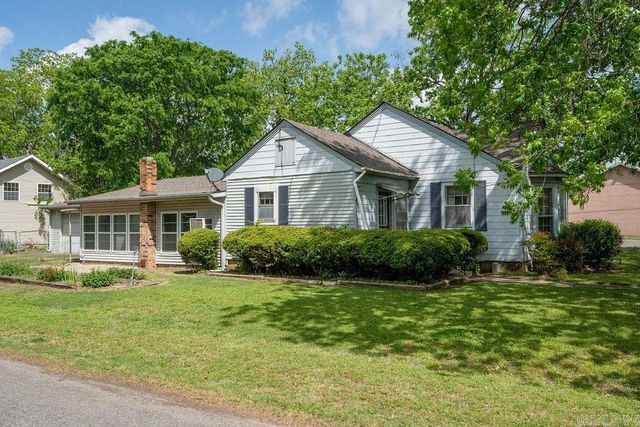 404 W Curran Street, Des Arc, AR 72040