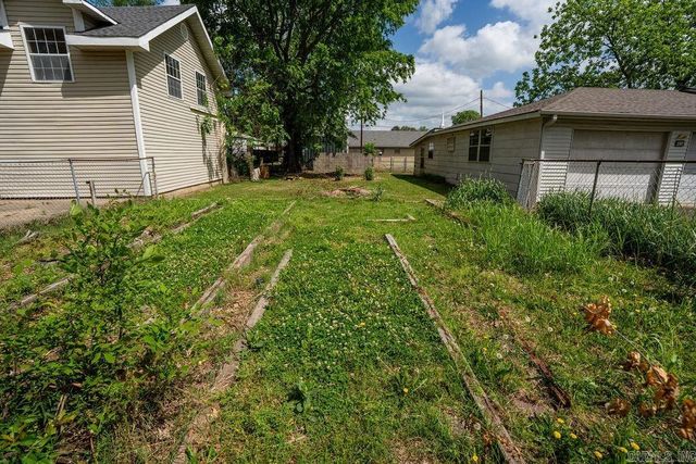 404 W Curran Street, Des Arc, AR 72040
