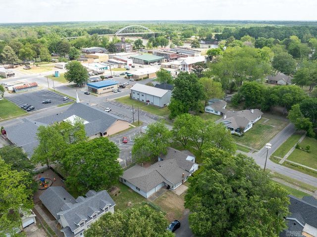 404 W Curran Street, Des Arc, AR 72040
