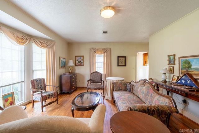 404 W Curran Street, Des Arc, AR 72040