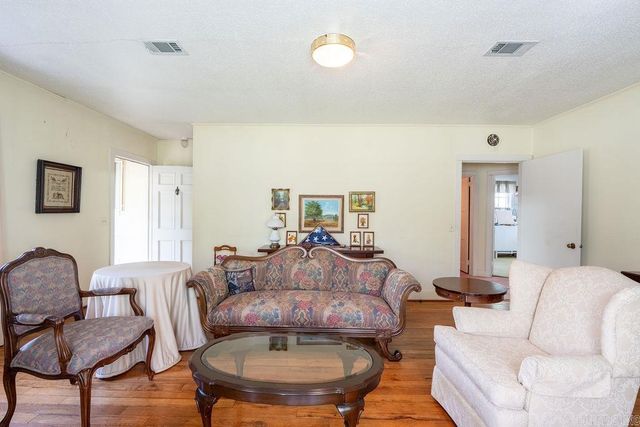 404 W Curran Street, Des Arc, AR 72040