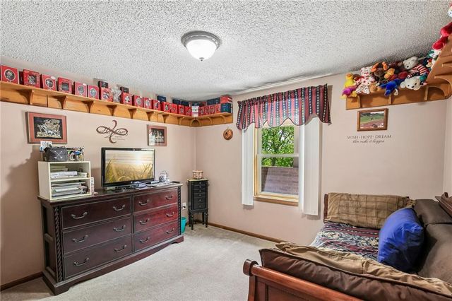 22774 George Road, Tonganoxie, KS 66086