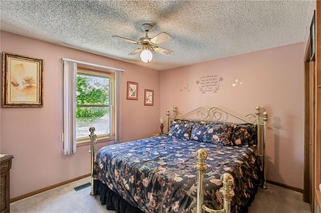 22774 George Road, Tonganoxie, KS 66086