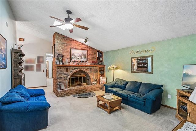 22774 George Road, Tonganoxie, KS 66086