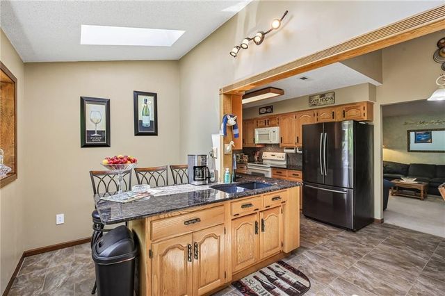 22774 George Road, Tonganoxie, KS 66086
