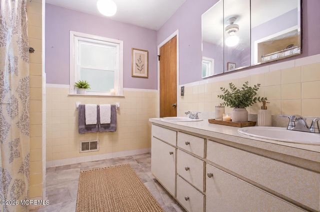 84 N Hope Chapel Road, Jackson, NJ 08527