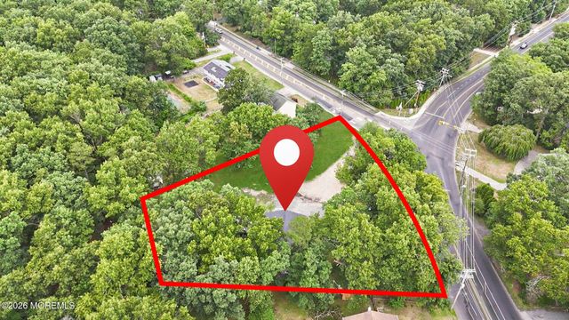 84 N Hope Chapel Road, Jackson, NJ 08527