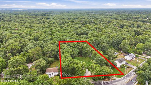 84 N Hope Chapel Road, Jackson, NJ 08527